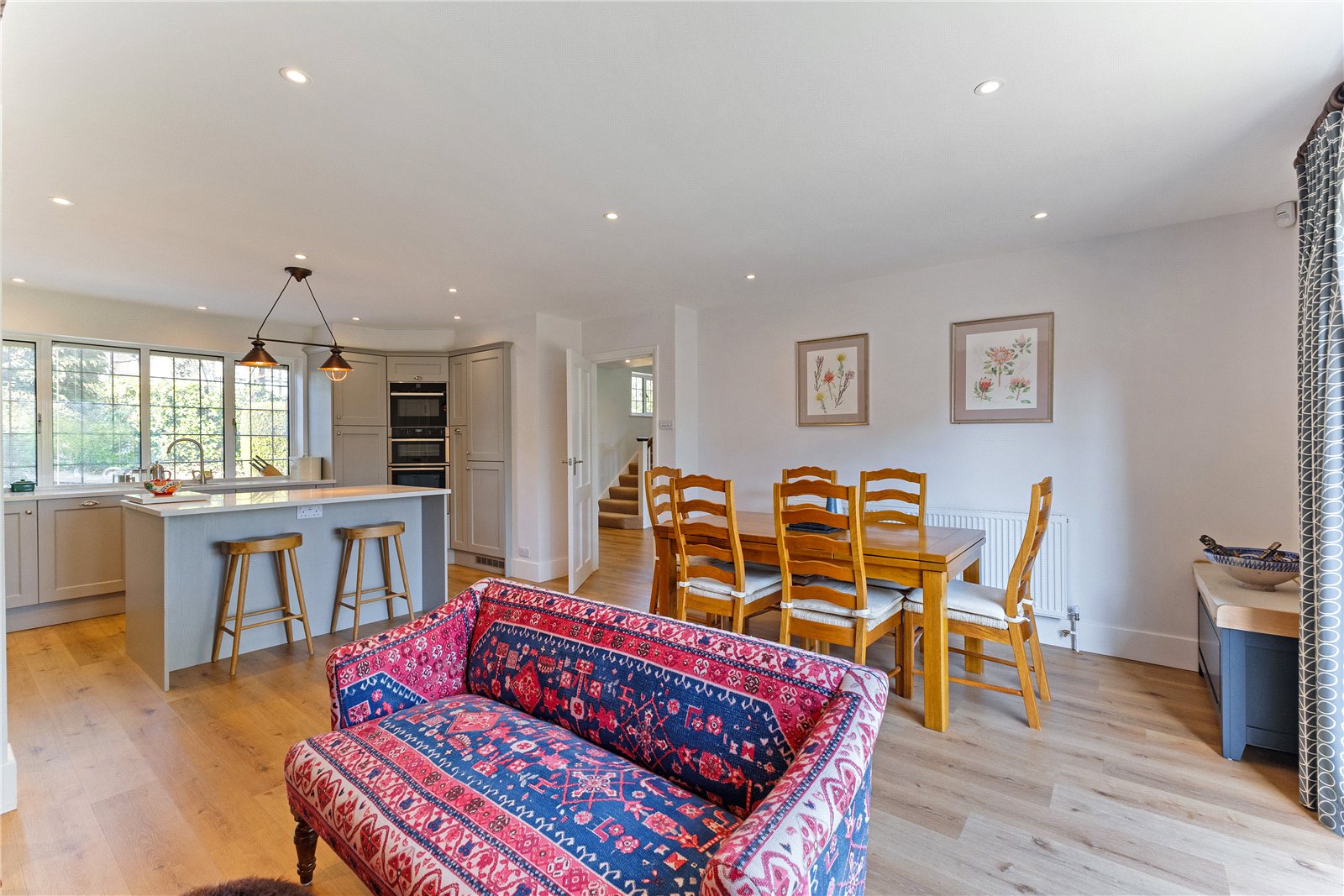 5 bedroom detached house for sale 0