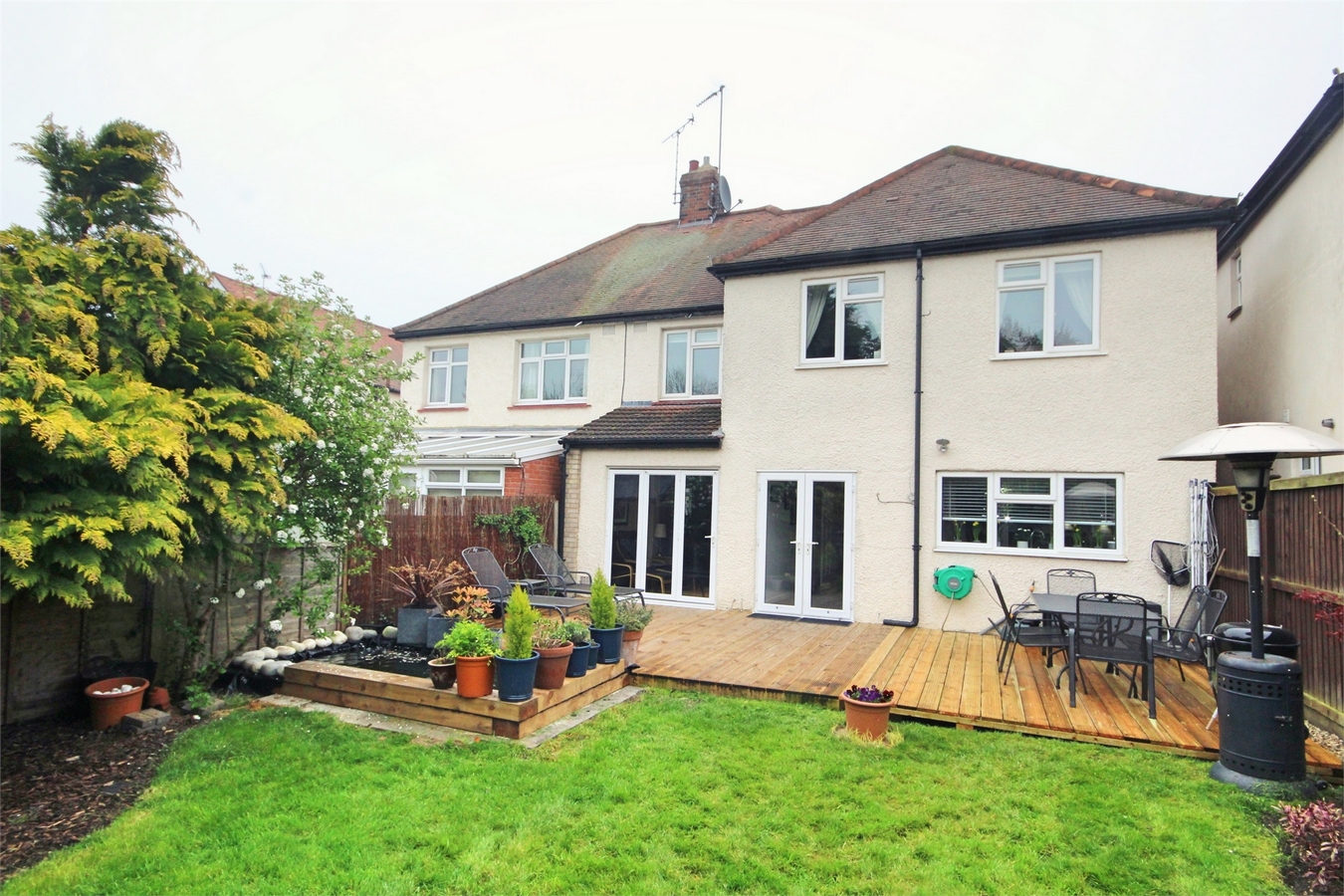 4 Bedrooms Semi-detached house for sale in Hillside Grove, Chelmsford, Essex CM2