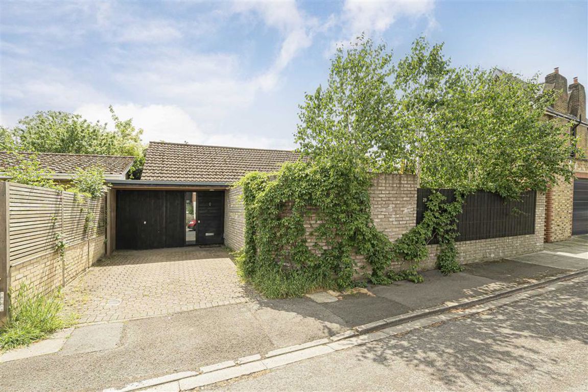 4 bedroom detached house for sale in Sevenoaks