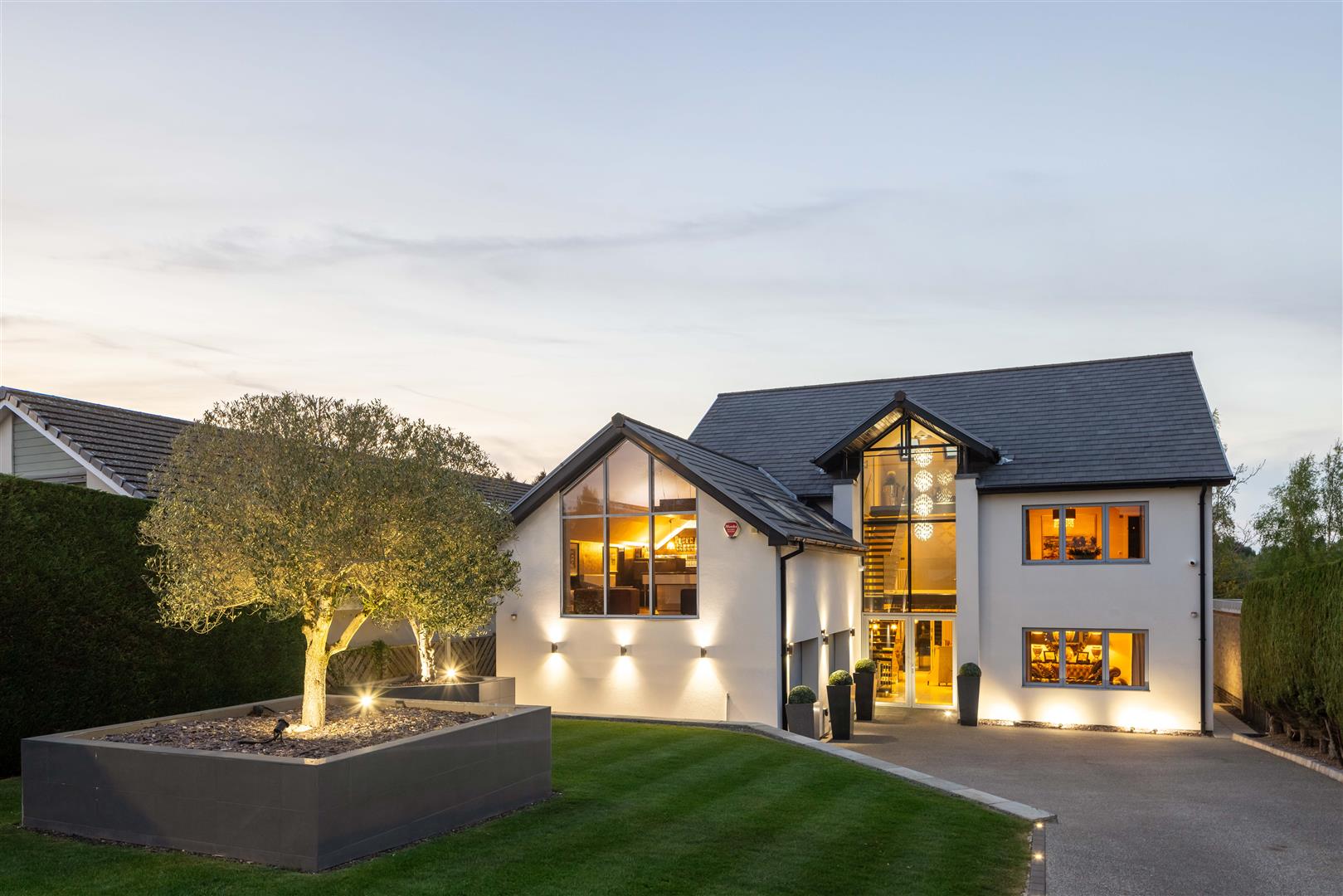 5 bedroom detached house for sale 0