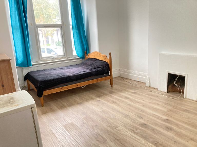 Very Near Hastings Road Area, Ealing photo 5