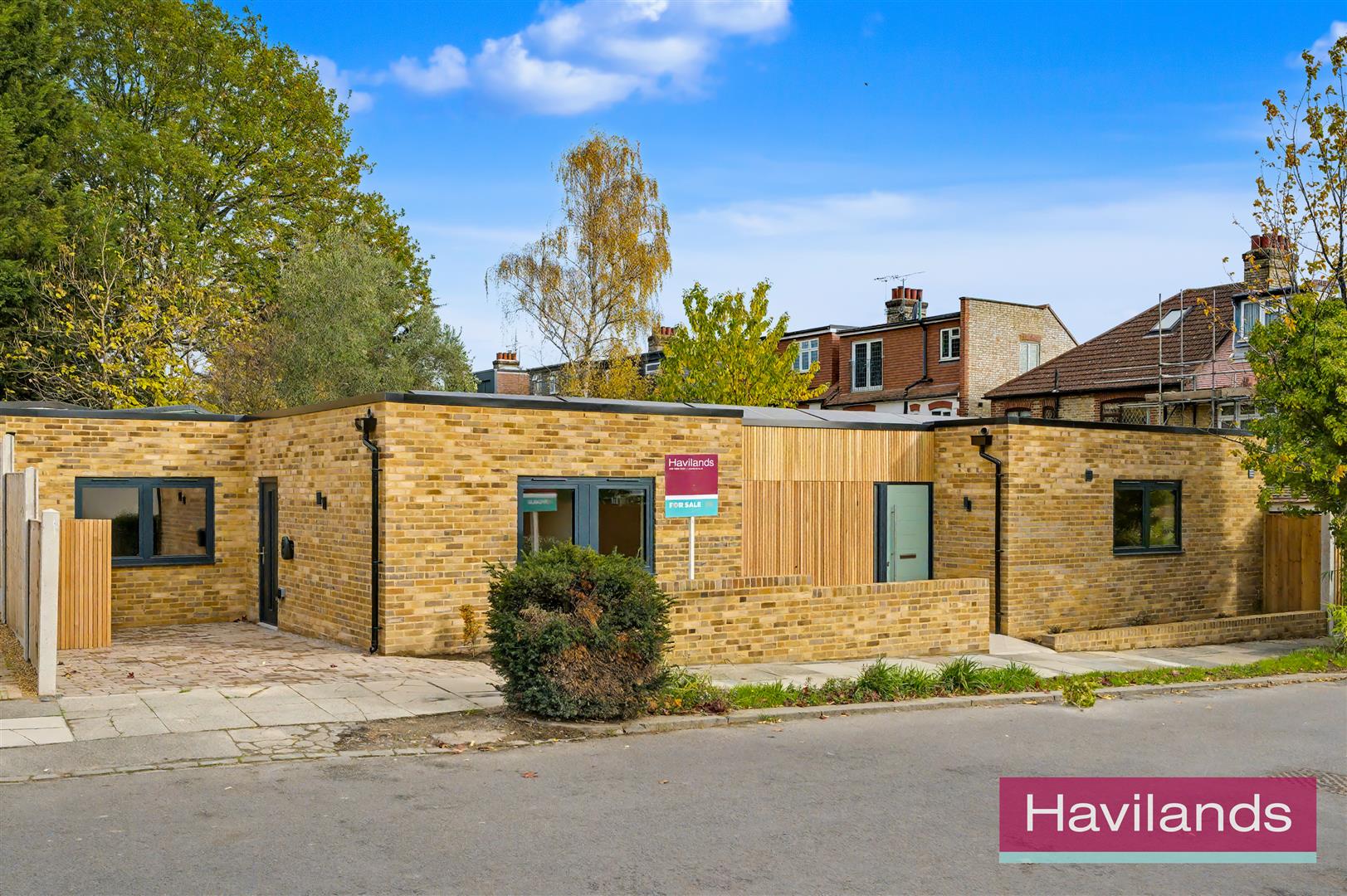 4 bedroom terraced house for sale in London