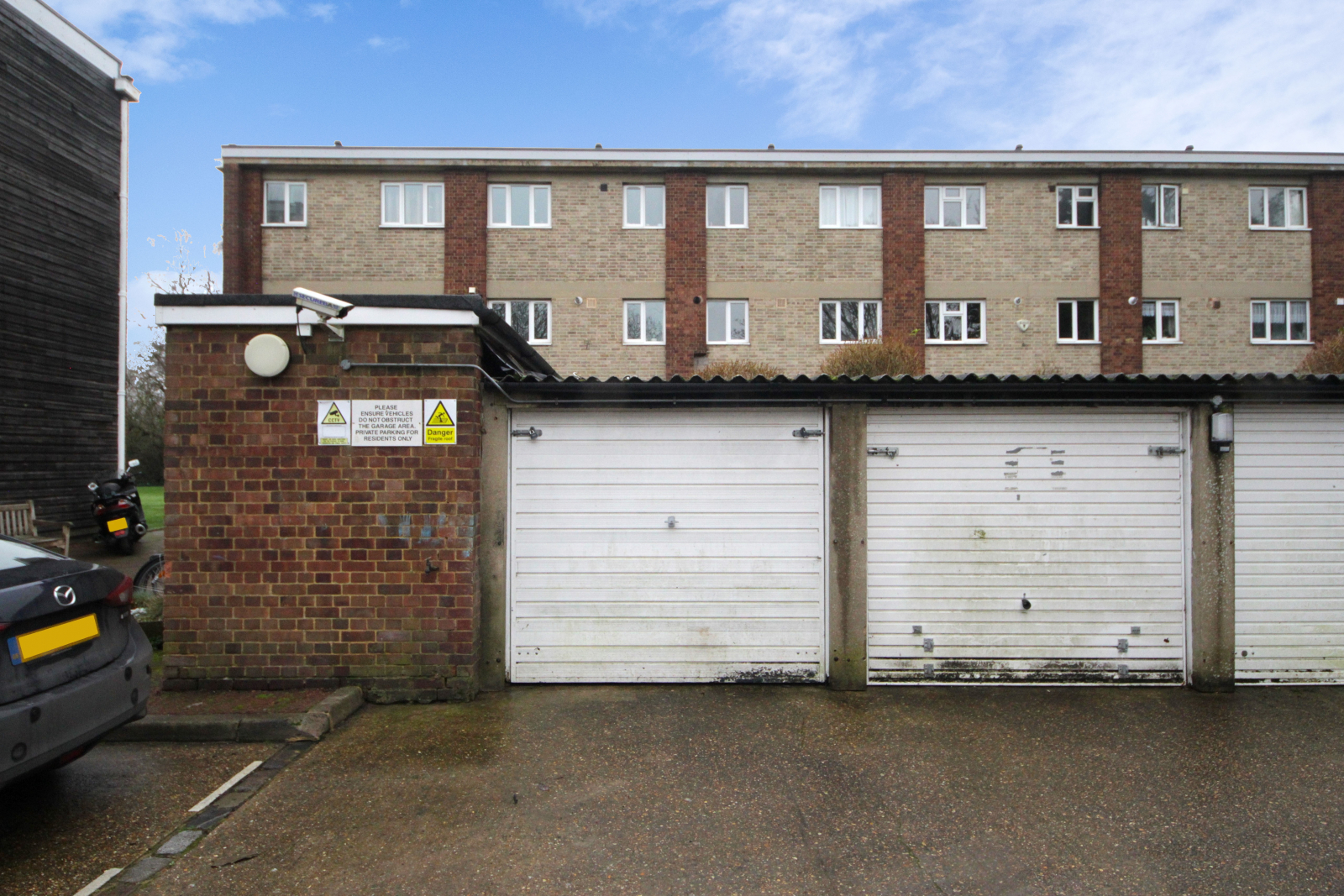 Garage 13 Park Farm Close, London photo 2