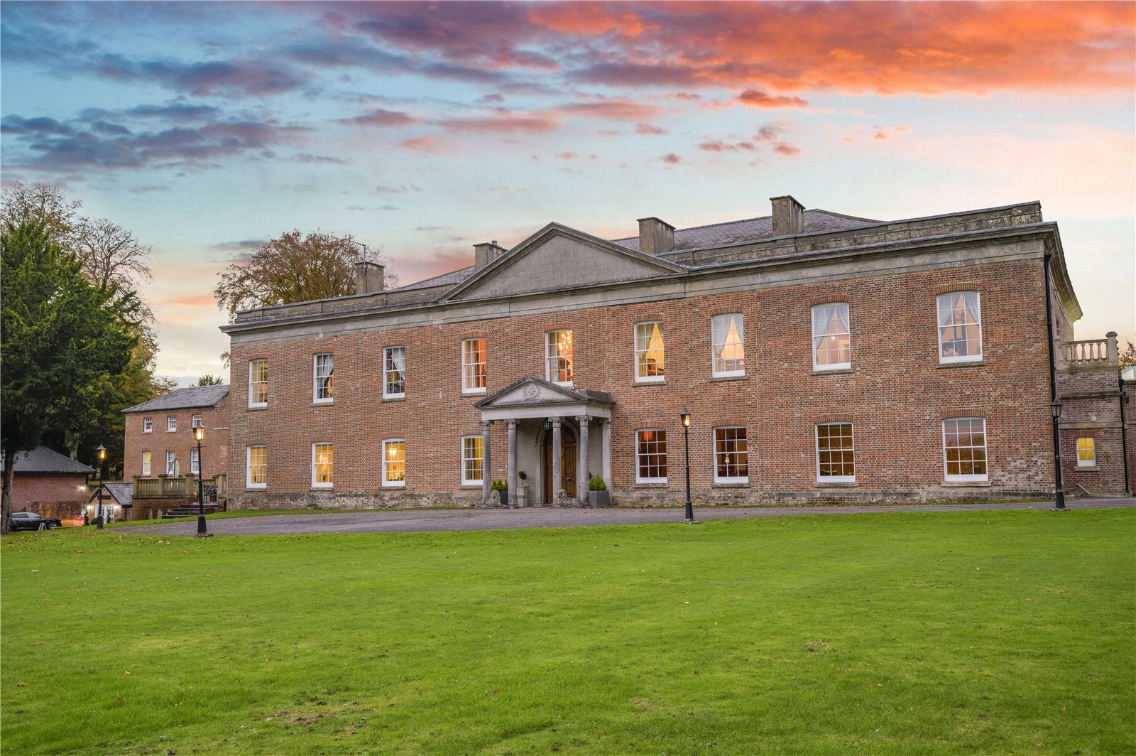 19 bedroom detached house for sale 0