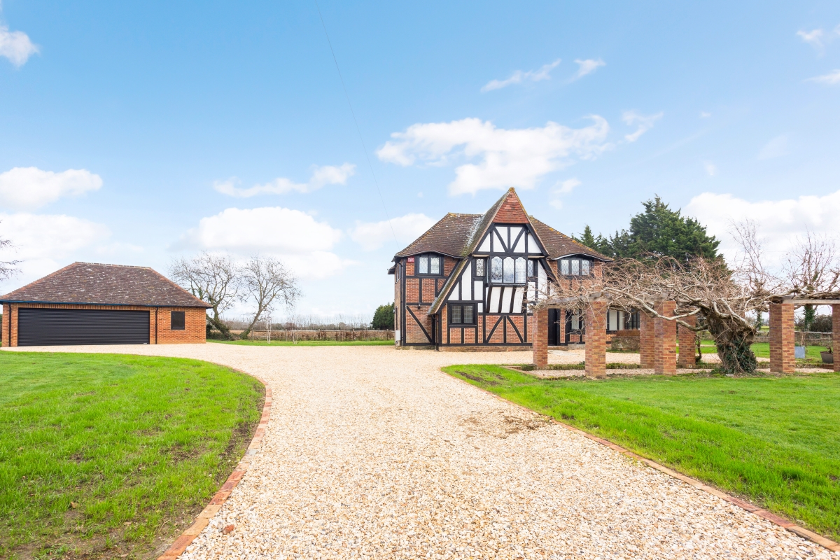 Minikin, Chequer Lane, Chichester photo 2