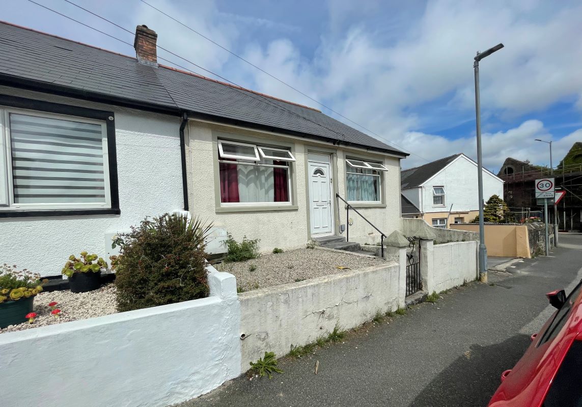 209, North Roskear Road, Camborne photo 2