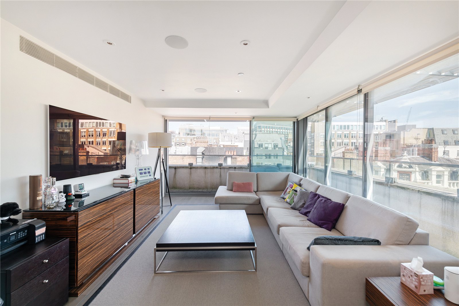 3 bedroom flat for sale 0