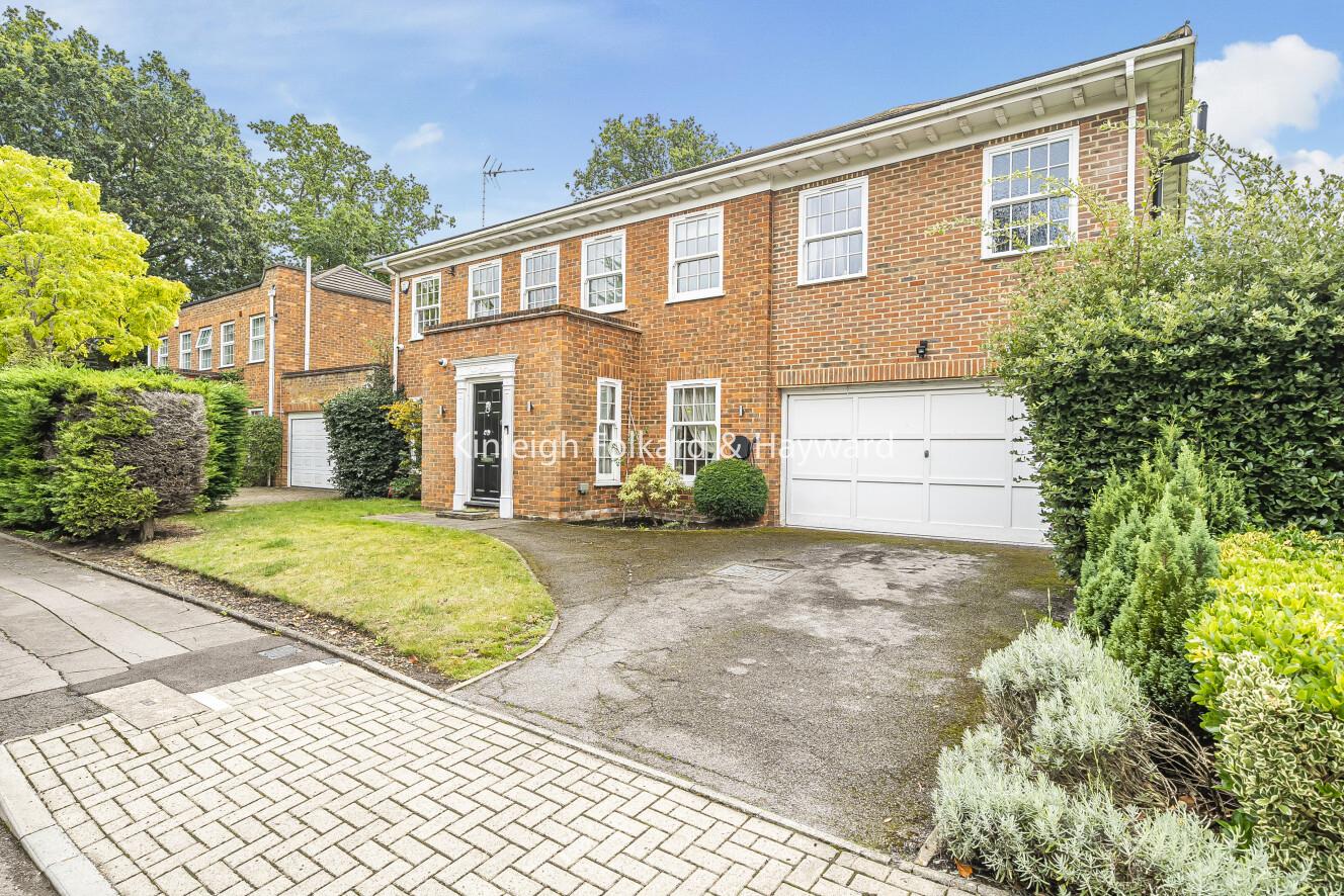 5 bedroom detached house for sale 0