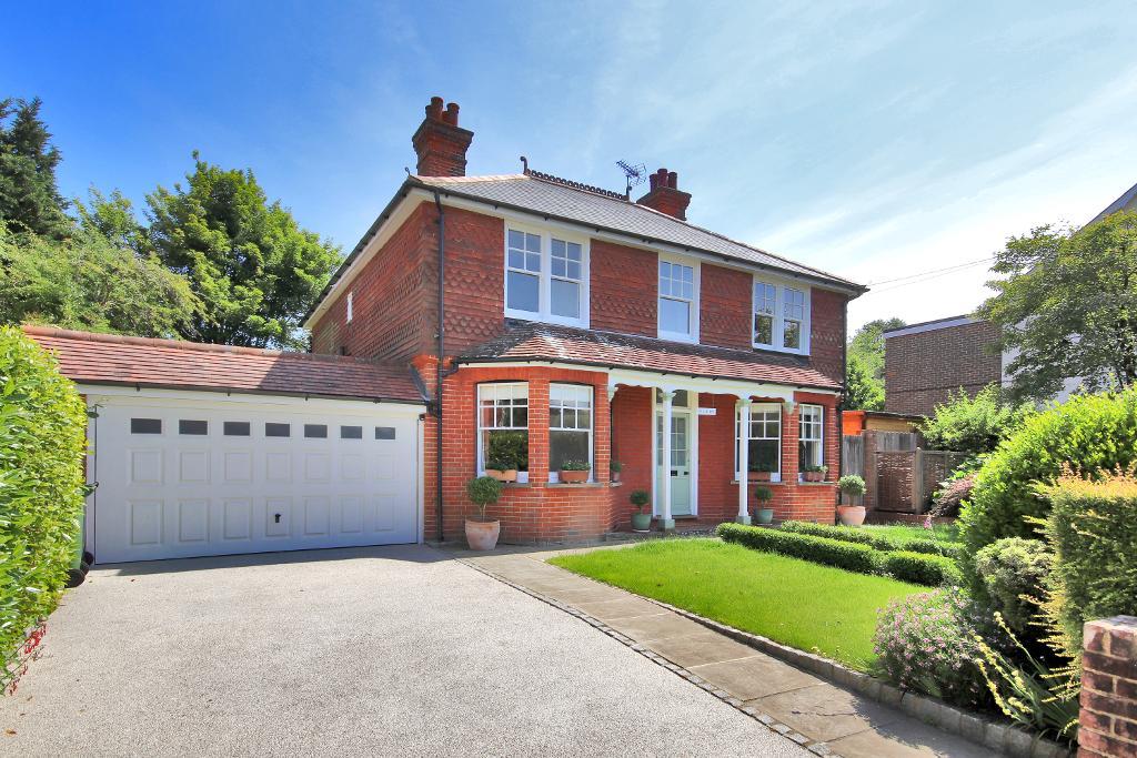 4 bedroom detached house for sale 0