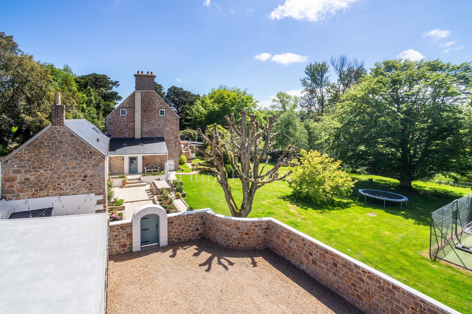 7 bedroom property for sale 0