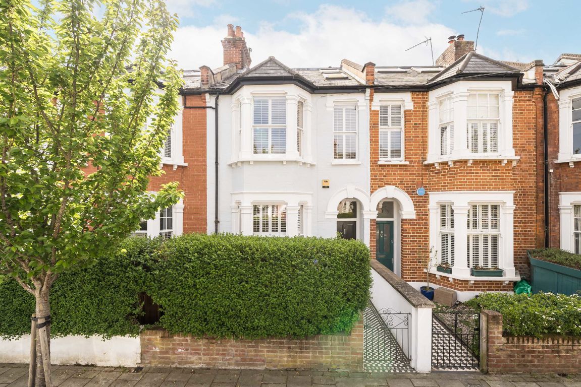 4 bedroom terraced house for sale 0