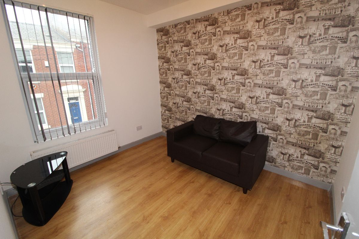 19 Christchurch Street flat 2, PRESTON photo 2