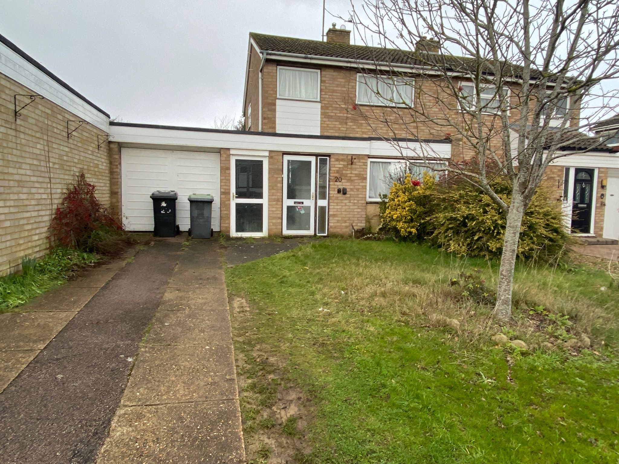 20, Russell Drive, Bedford photo 3