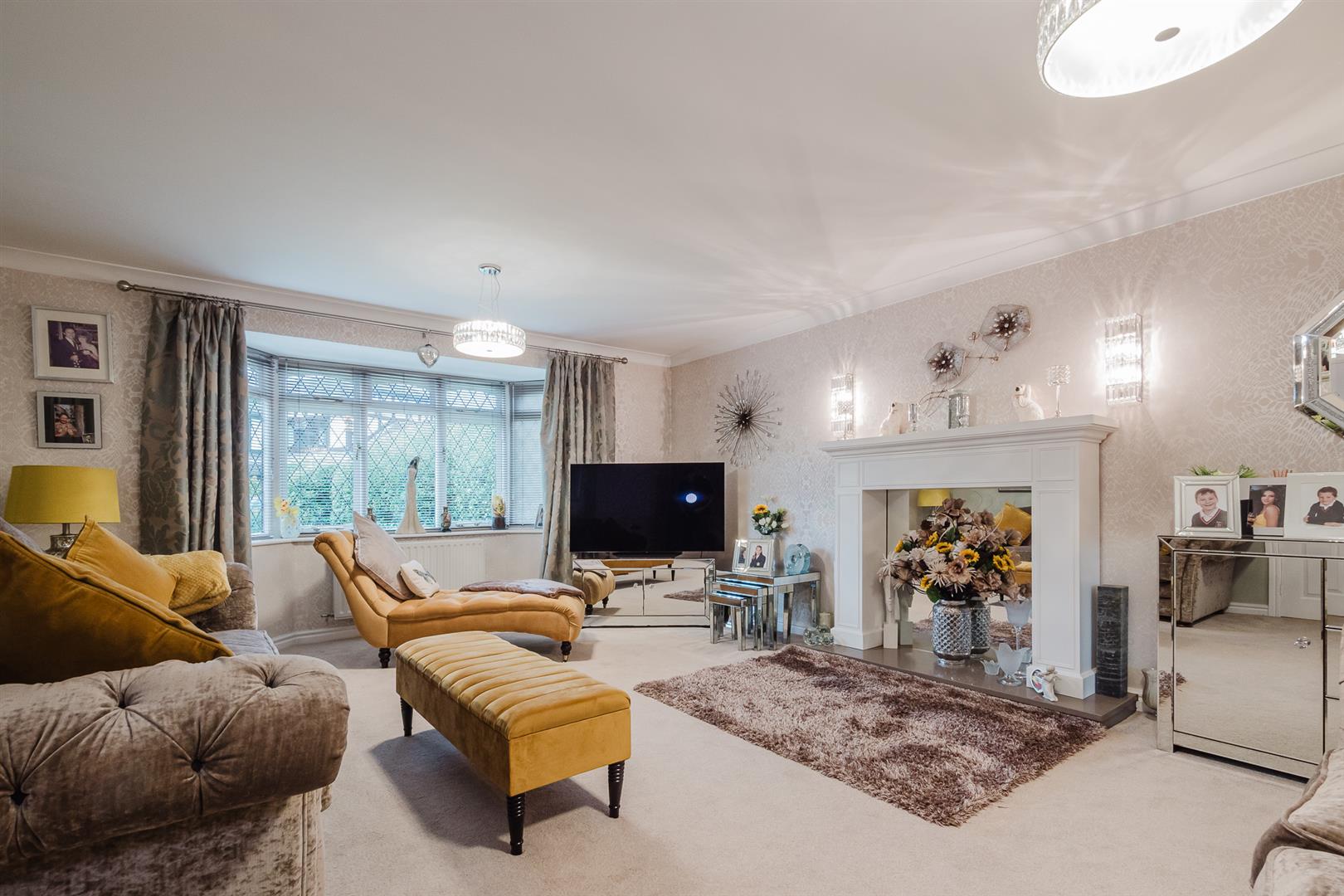 5 bedroom detached house for sale 0