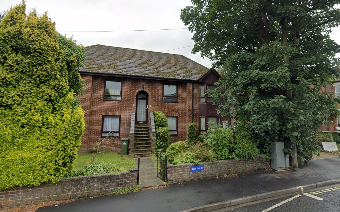 6 The Pines, 212 Tremona Road, Southampton photo 4