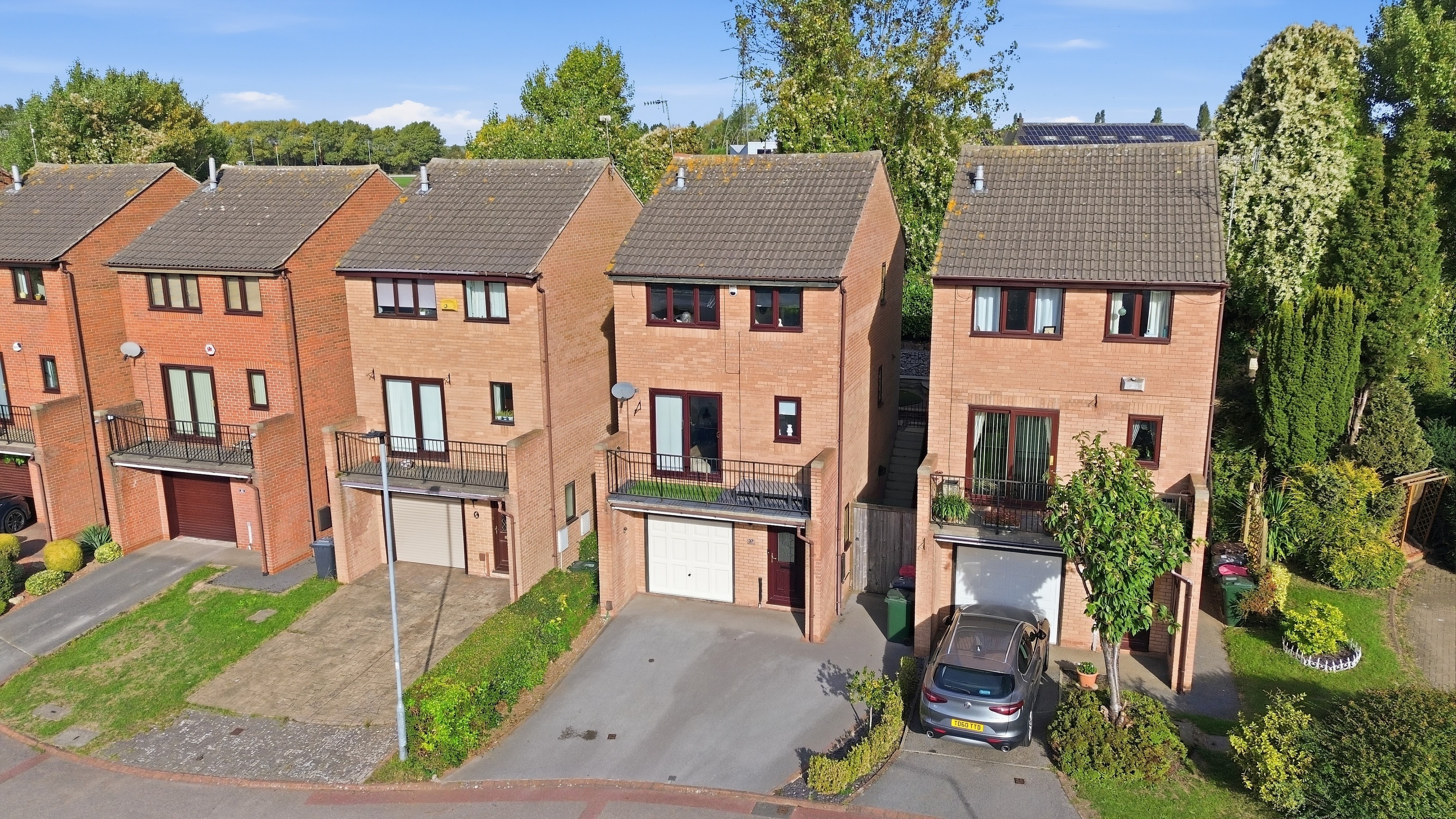 3 bed detached house for sale