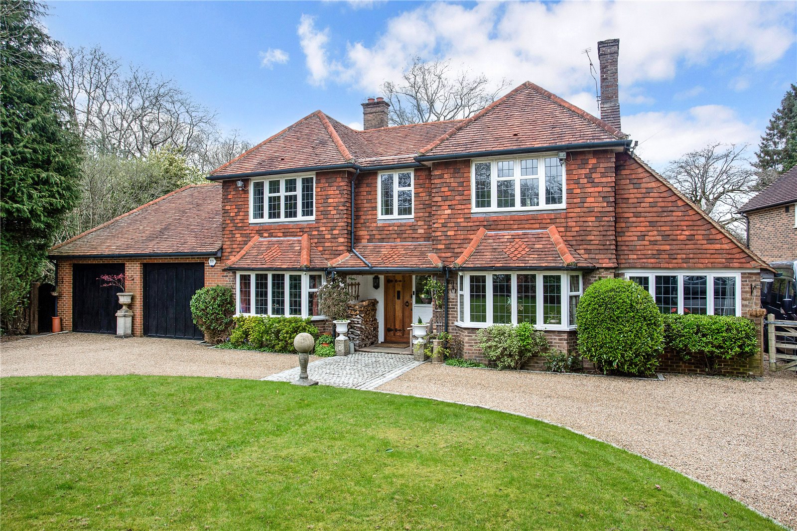 5 bedroom detached house for sale 0