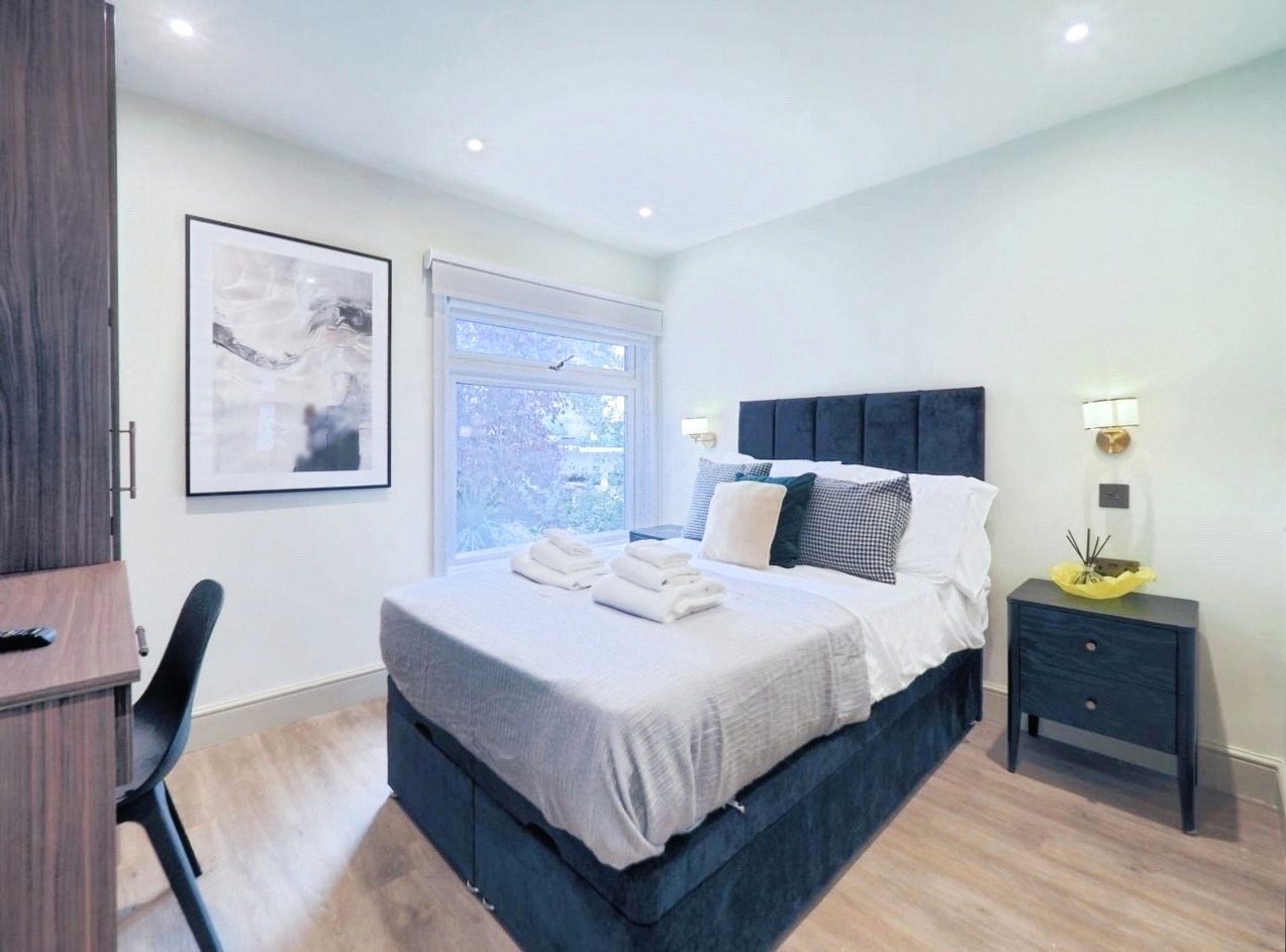 Room 4, 14, Wellington Road, Hertfordshire photo 5