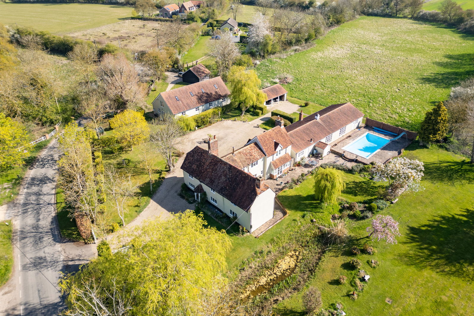 5 bedroom detached house for sale 0