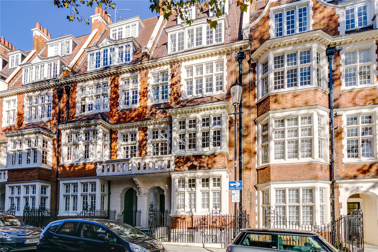 3 bedroom flat for sale 0