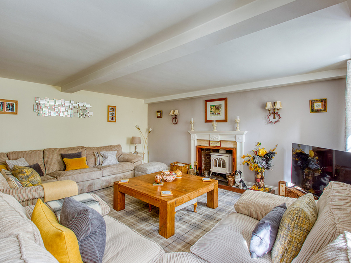 7 bedroom detached house for sale 0