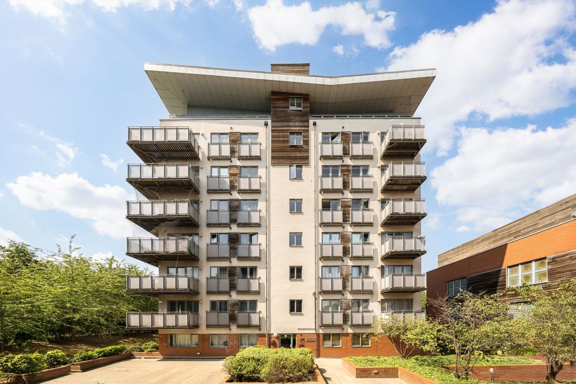 Flat 11, Aqua House, Agate Close, London photo 4