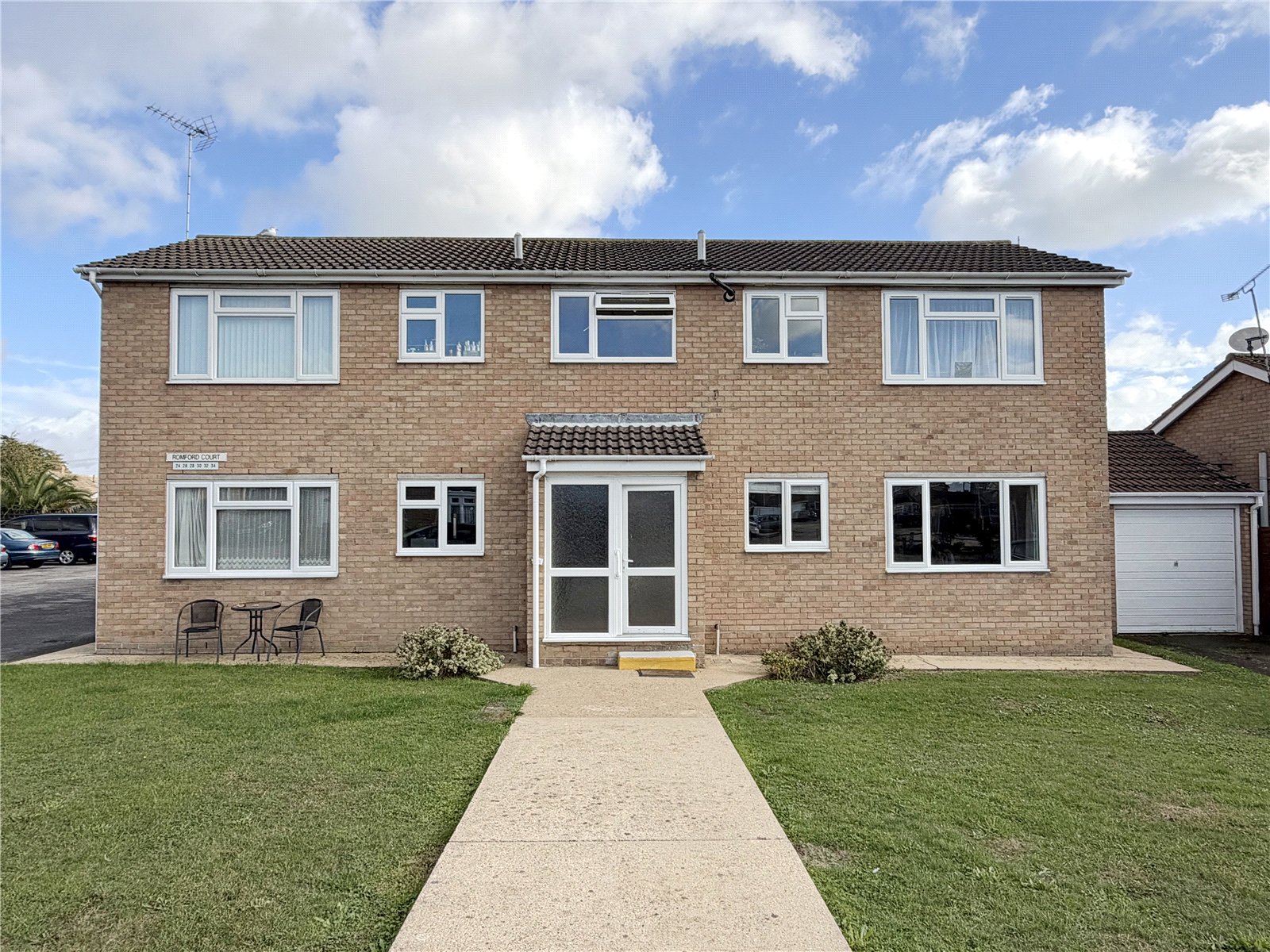 Fairlop Close, Essex photo 4