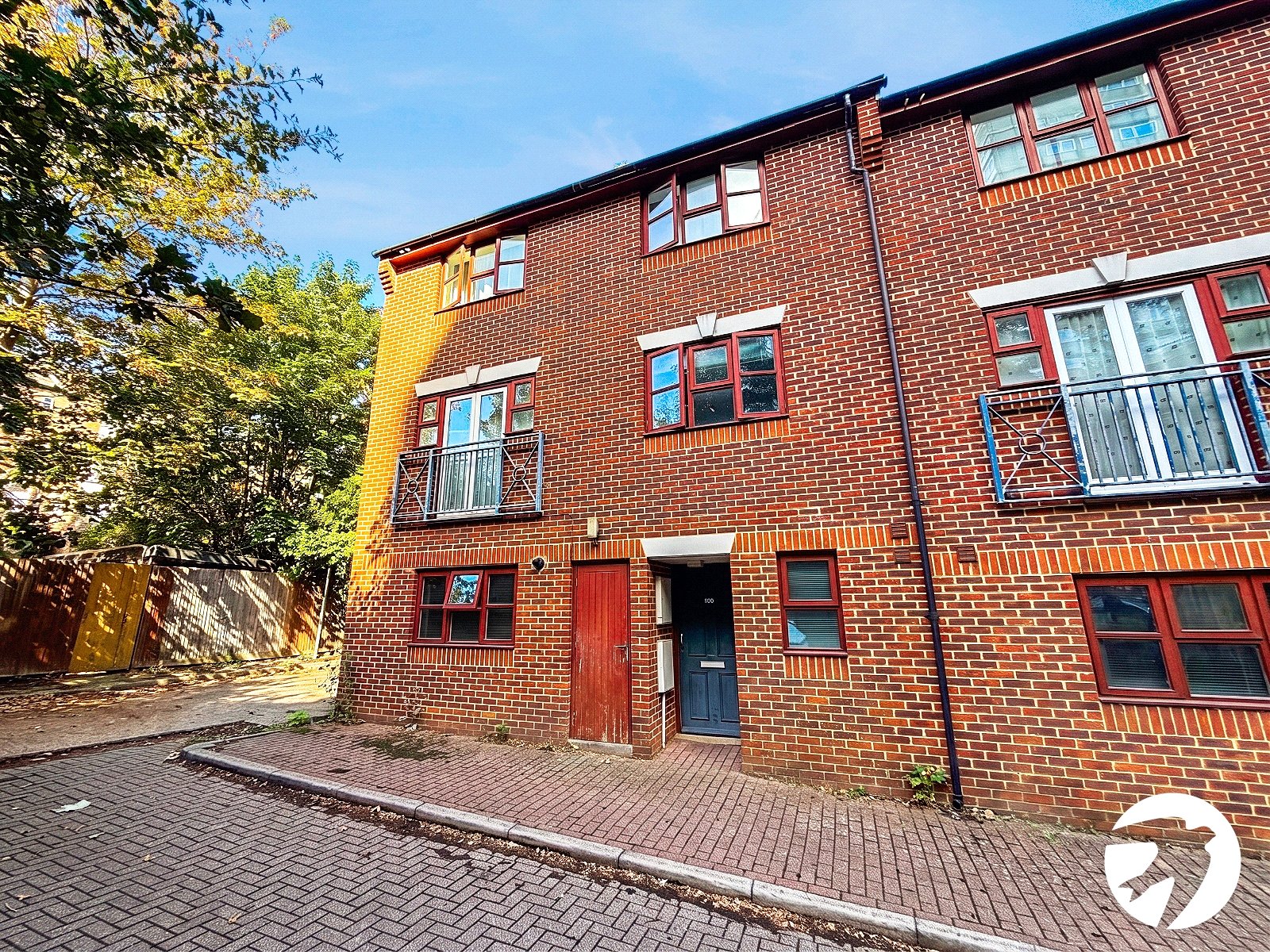 236, Congleton Grove, London photo 2