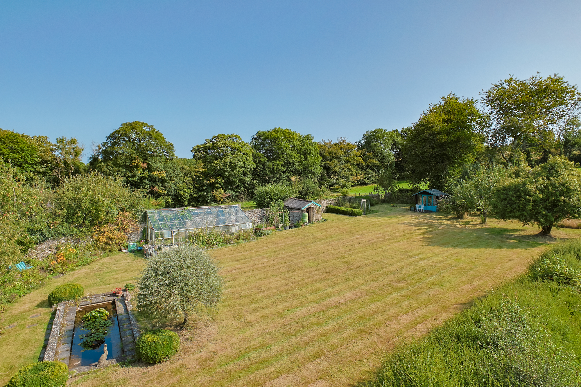 5 bedroom detached house for sale 0