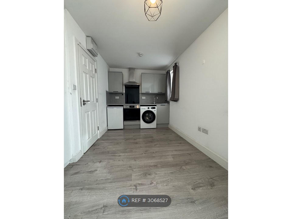 Winsford Terrace, Great Cambridge Road, London photo 5
