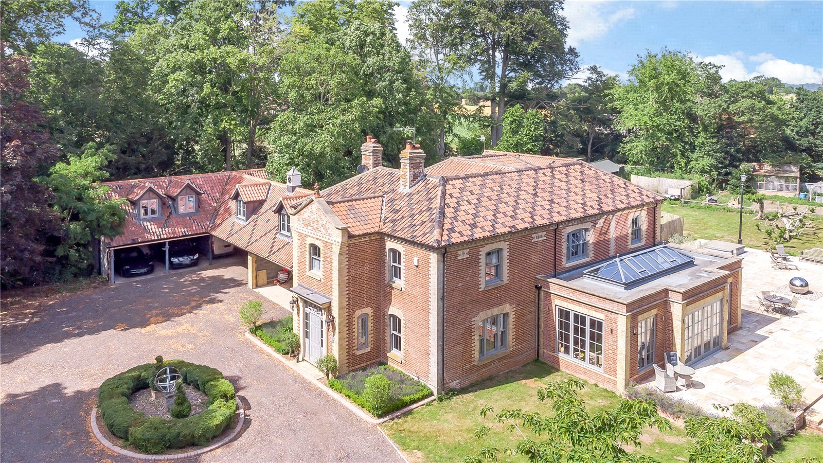 9 bedroom detached house for sale 0