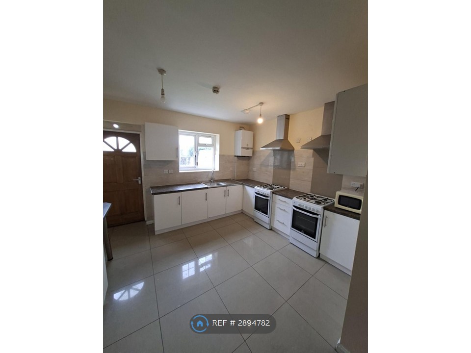 North Road, Southall photo 4