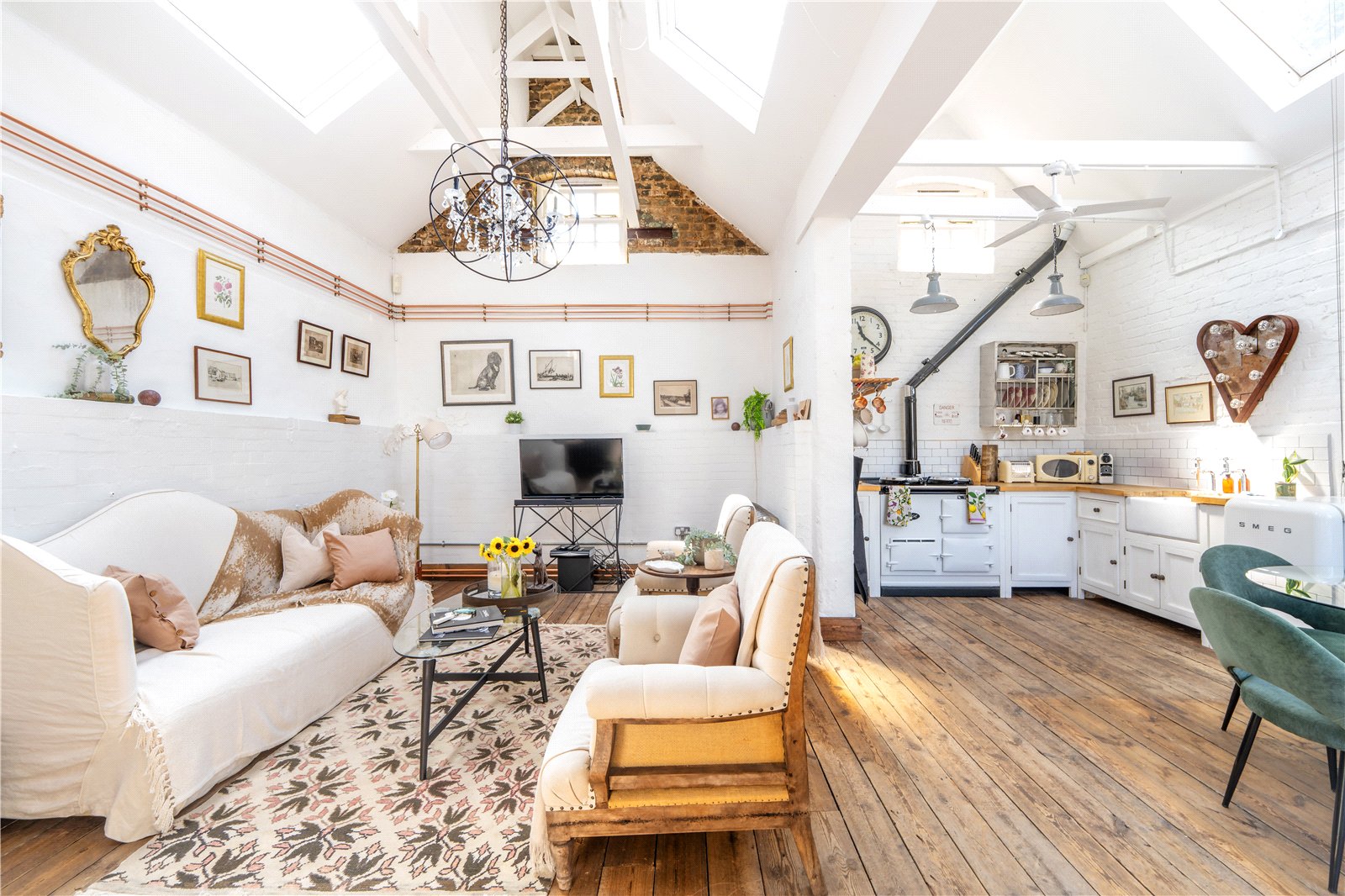 5 bedroom semi-detached house for sale in London