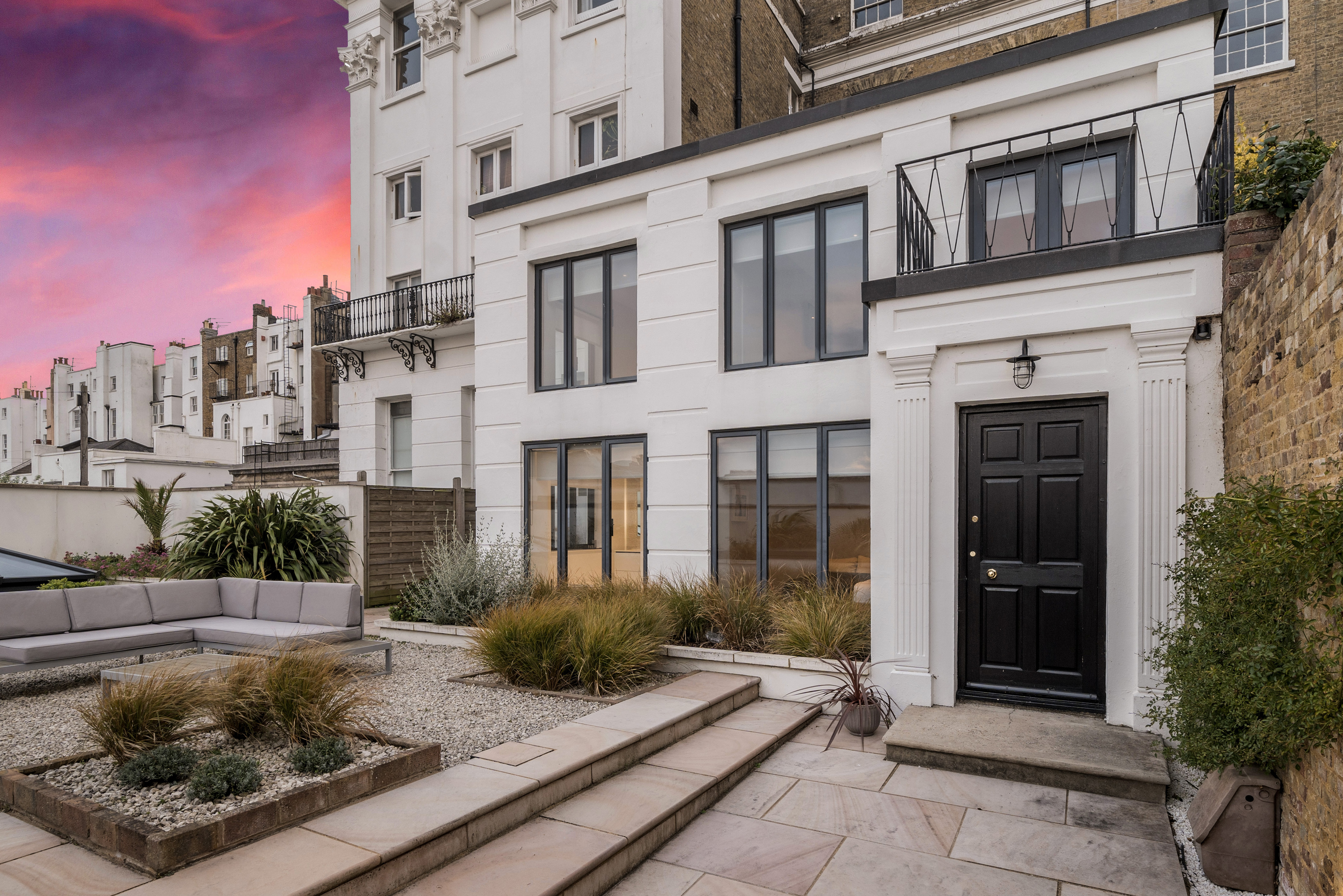 3 bedroom detached house for sale 0