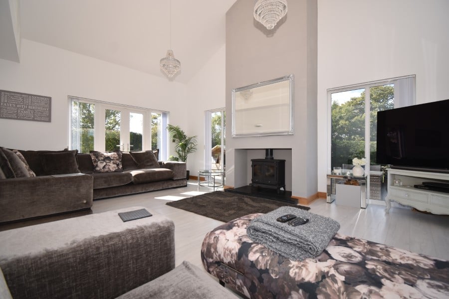 5 bedroom detached house for sale 0