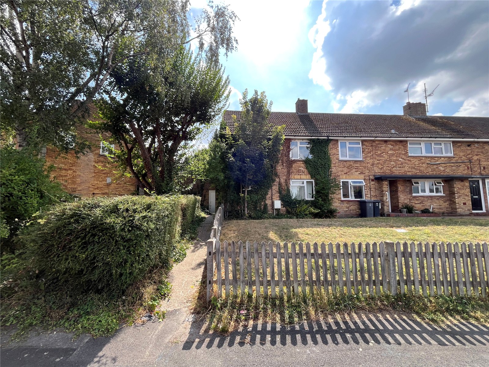 28, Warren Road, Hampshire photo 3