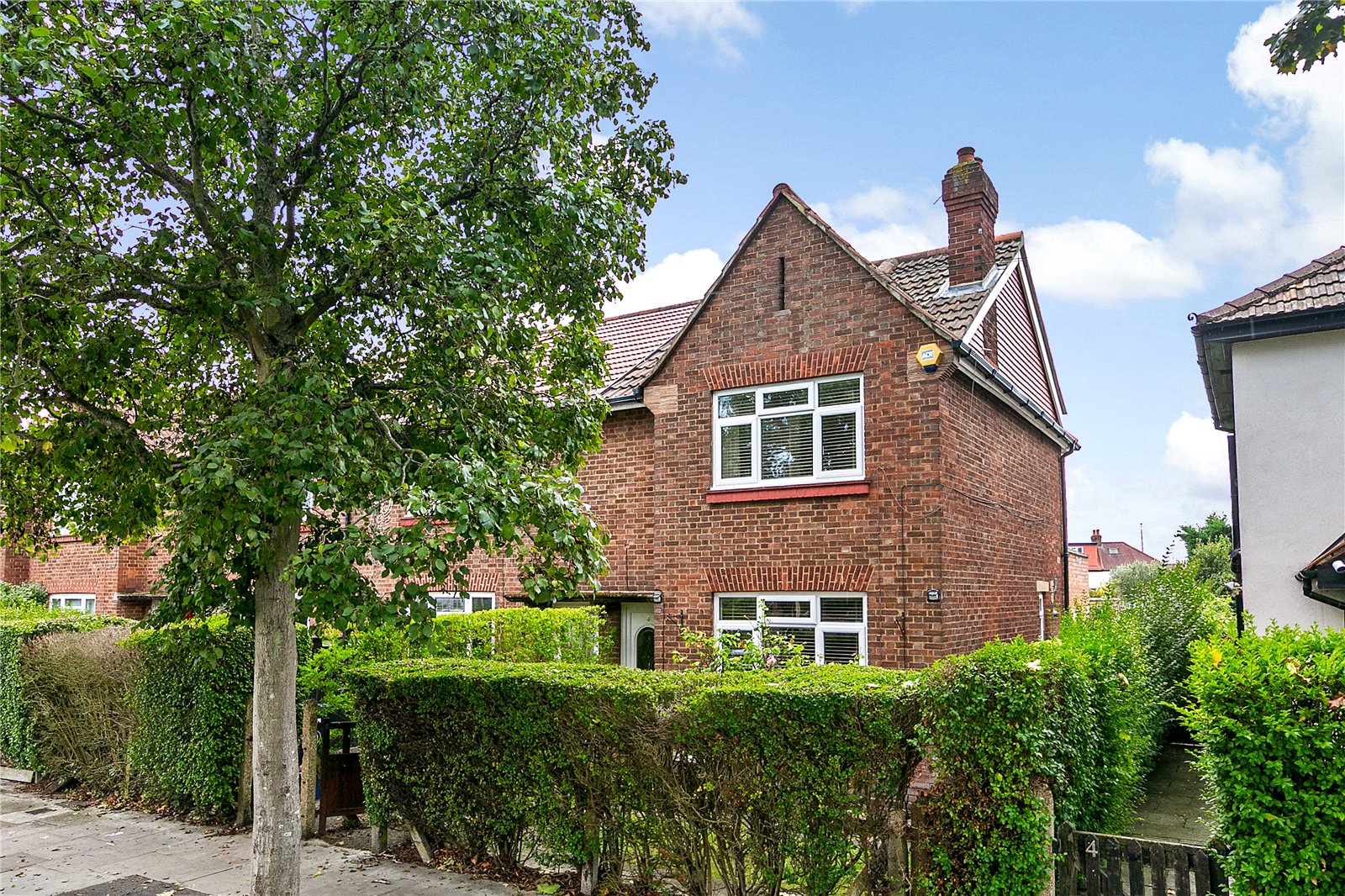 3 bedroom semi-detached house for sale 0