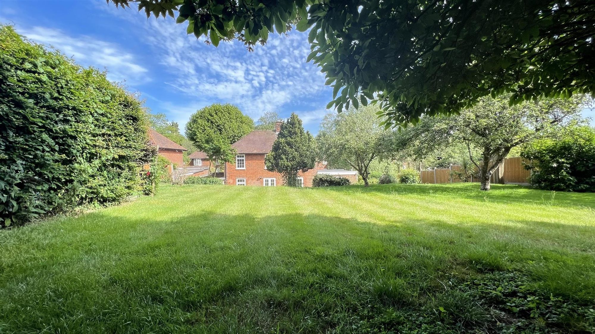 88 Valley Road, Welwyn Garden City photo 4