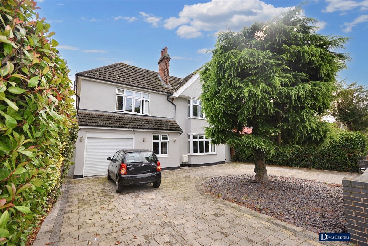 4 bedroom detached bungalow for sale