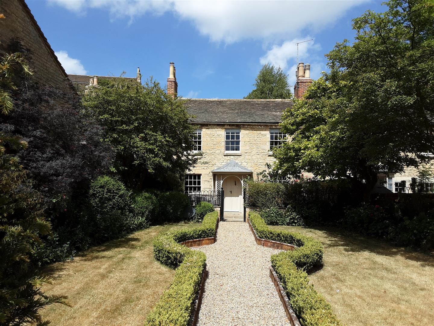 3 bedroom terraced house in STAMFORD