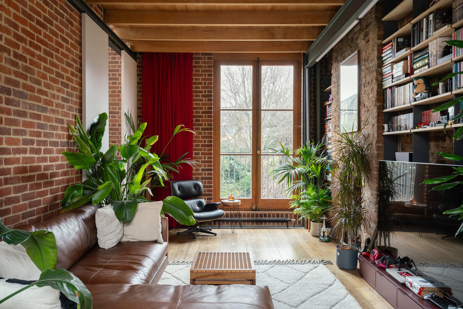 1 bedroom new flat for sale in London