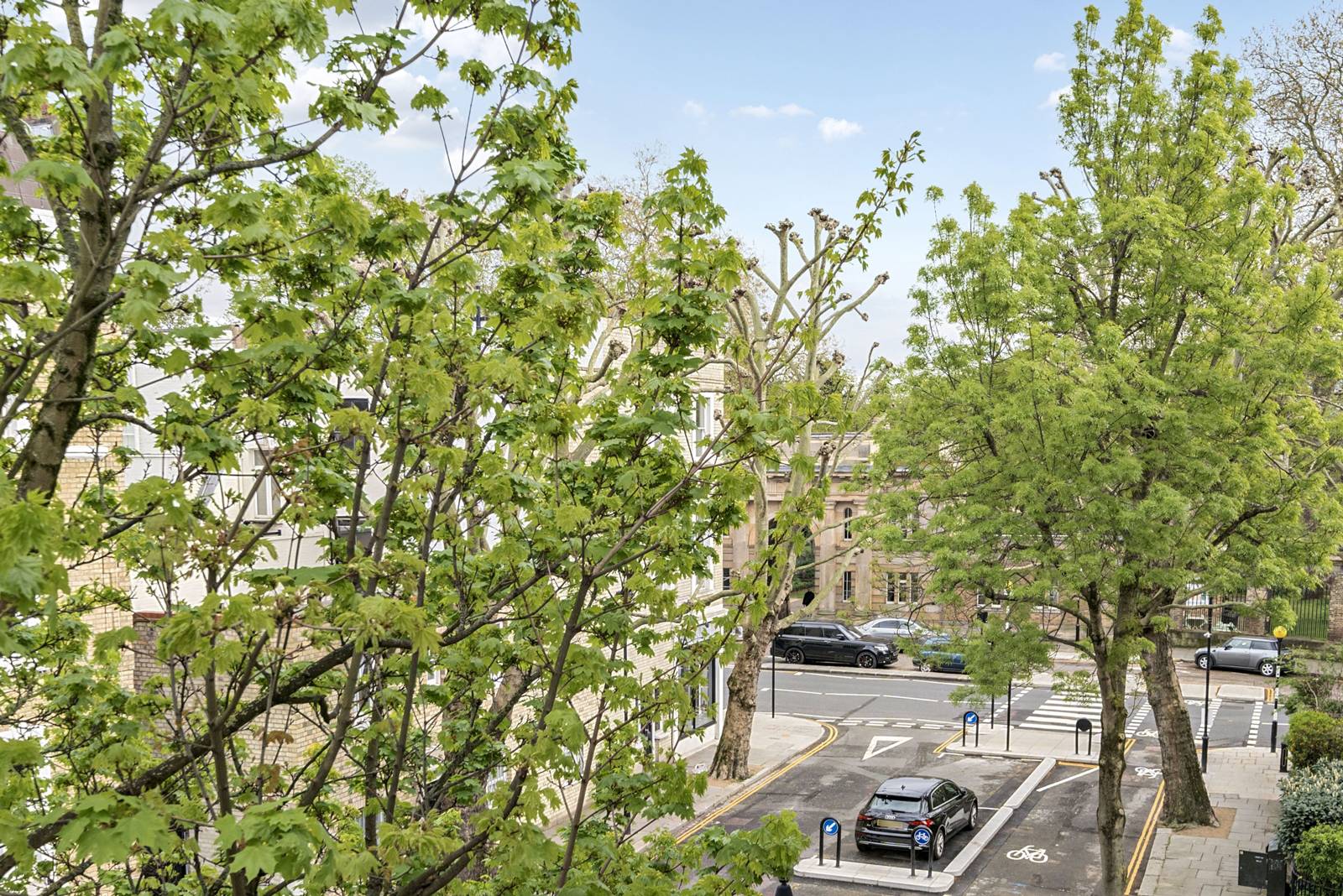 3 bedroom flat for sale 0