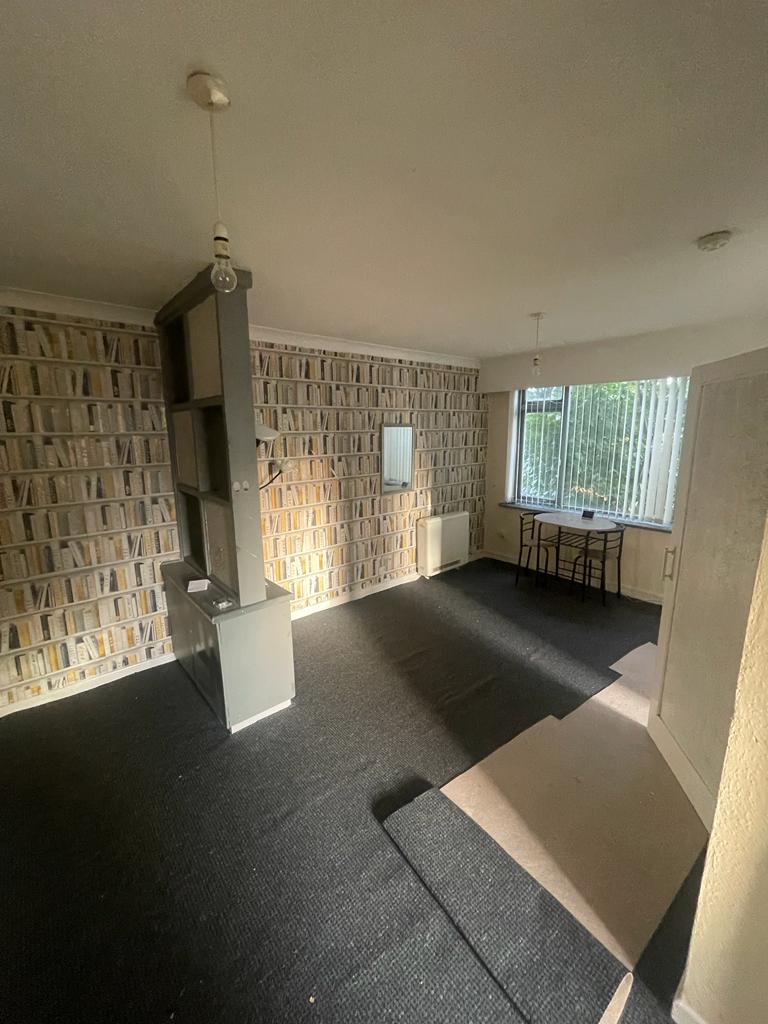 116, Baguley Crescent, Manchester photo 5