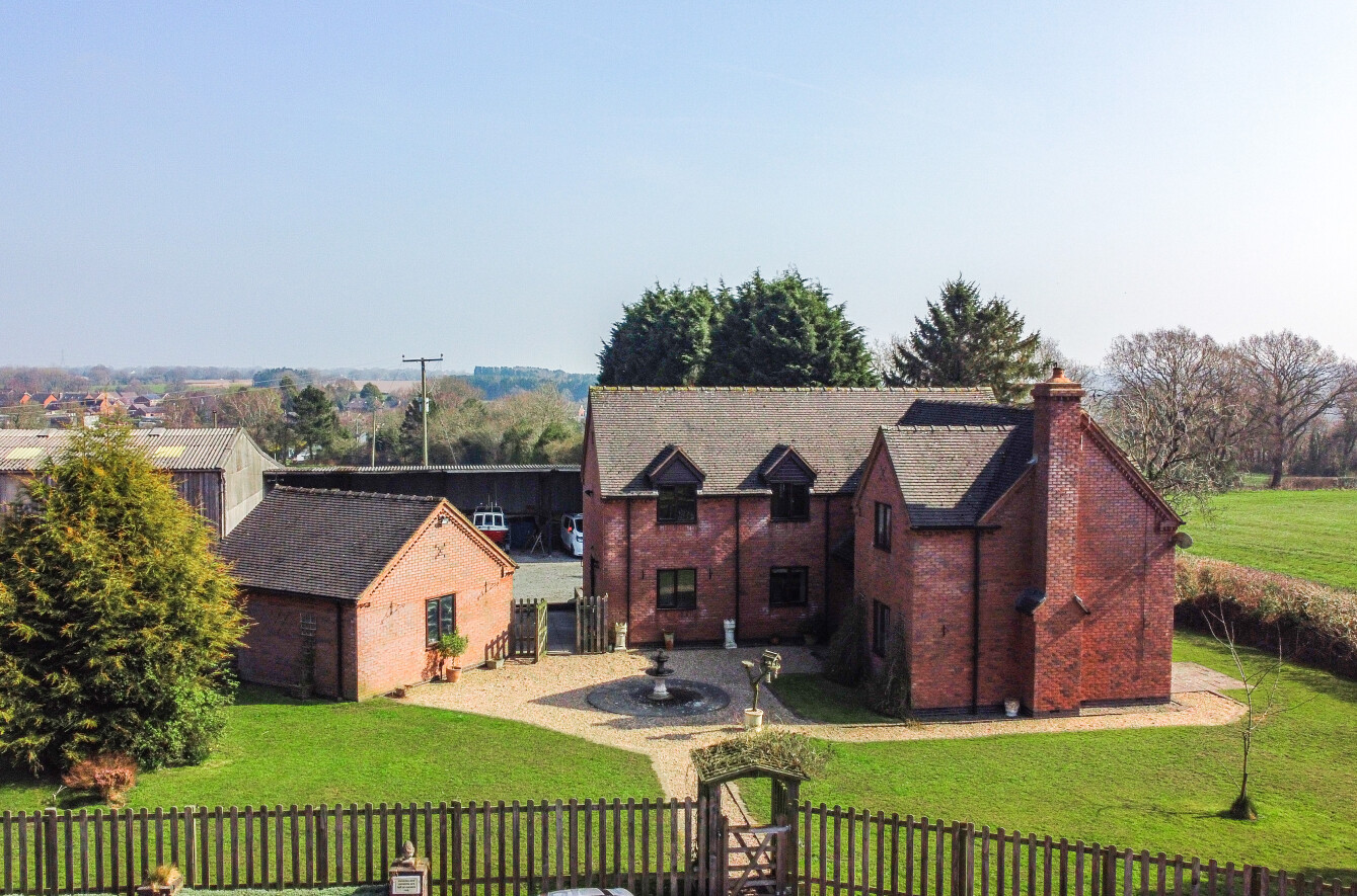 4 bedroom equestrian property for sale 0