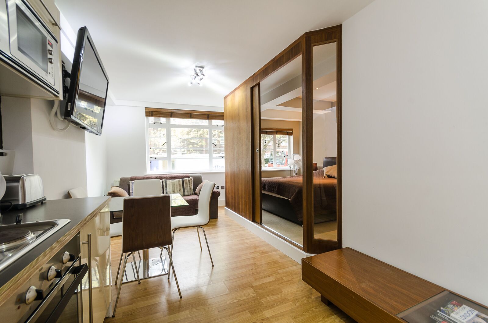 1-bed flat on Sloane Avenue, Chelsea, £6,067/mo