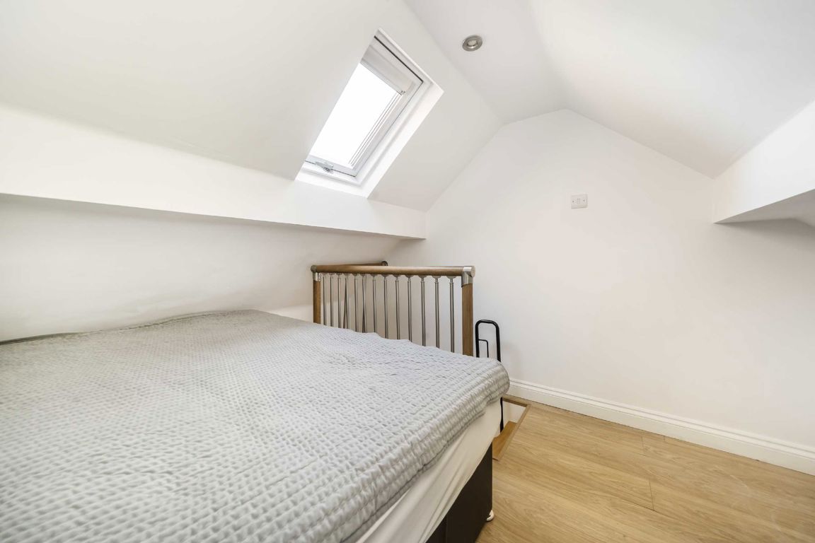 1, Kinderton Close, London photo 5