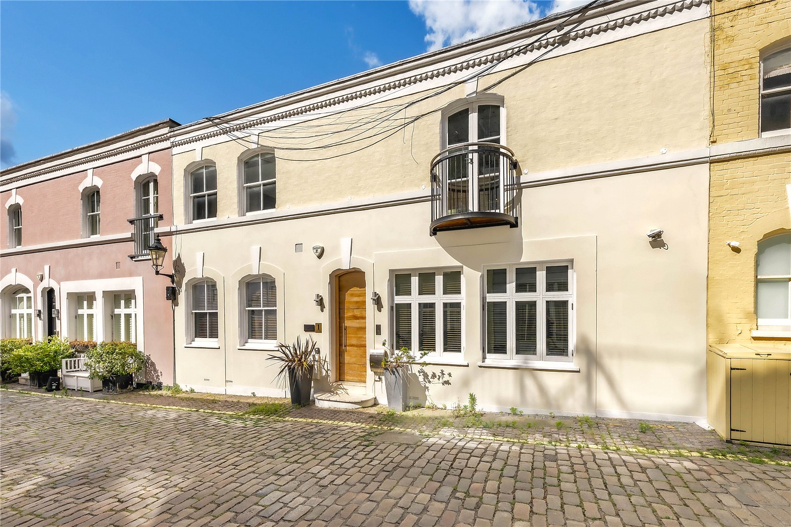 2 bedroom mews house for sale 0