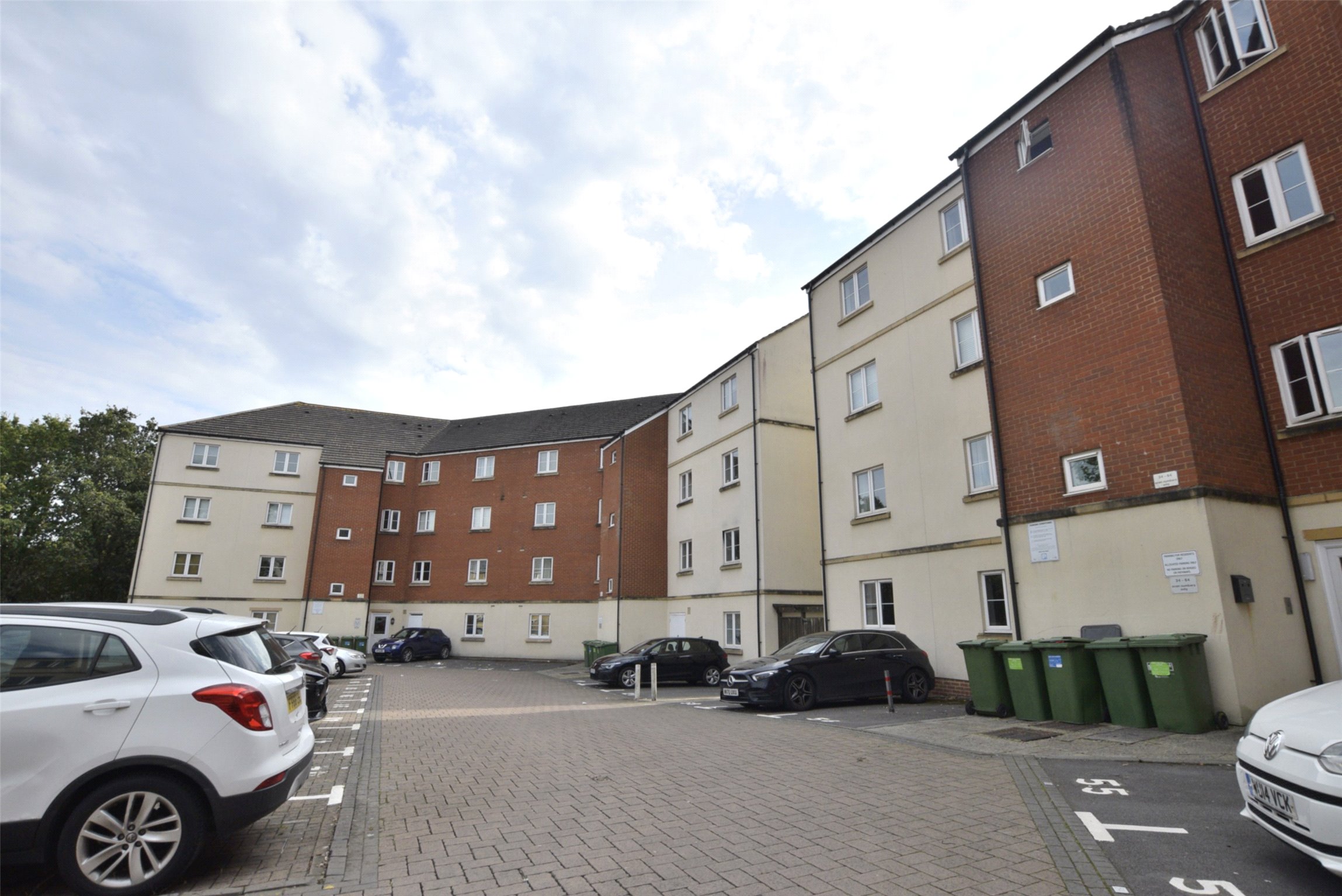 2-bed flat on 58, Arnold Road, Bristol, £1,200/mo