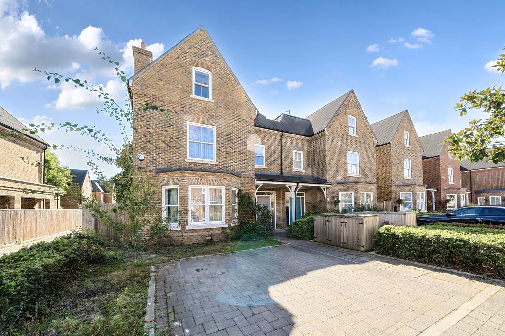 5 bedroom semi-detached house for sale 0