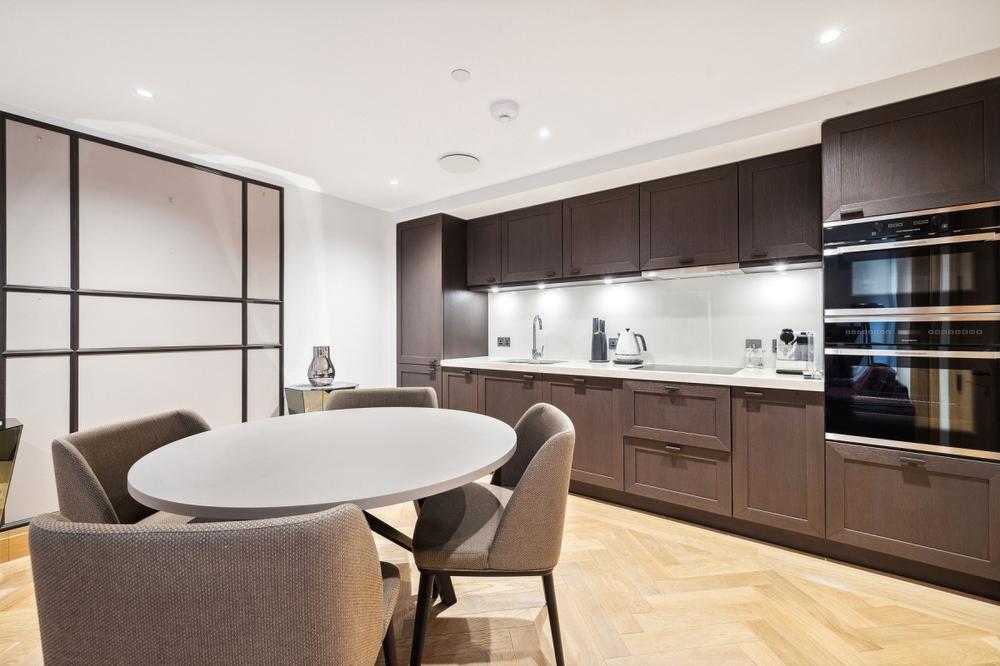 Flat 4, Cumberland Mansions, George Street, London photo 4
